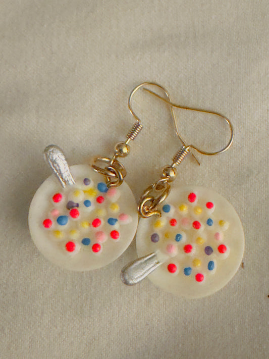 Tiny cereal bowls you can wear!